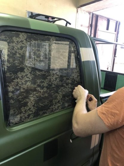Перфорированная пленка пиксель камуфляж на окна авто
